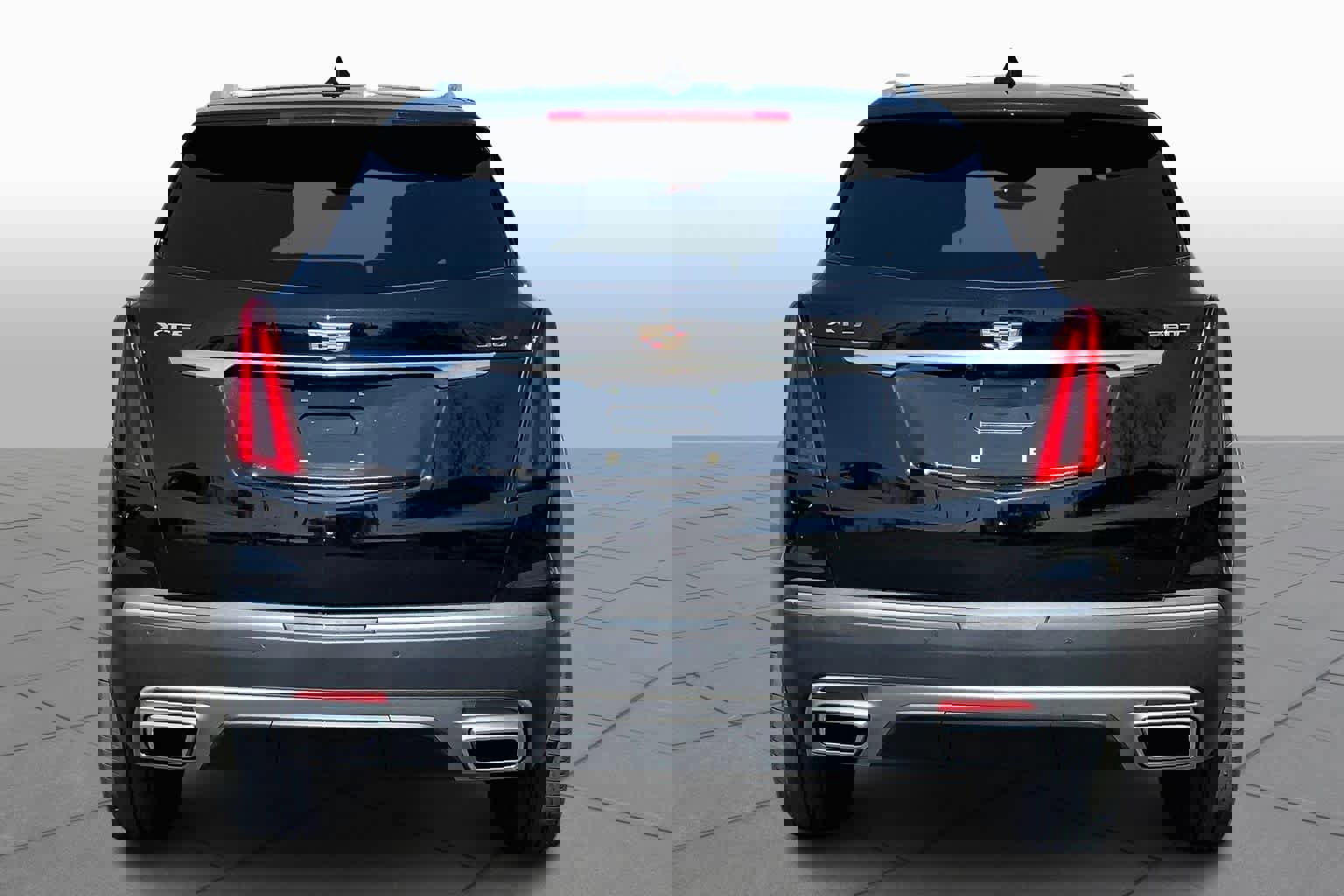 Used 2022 Cadillac XT5 Premium Luxury w/ LPO, Premium Carpet Package image 4