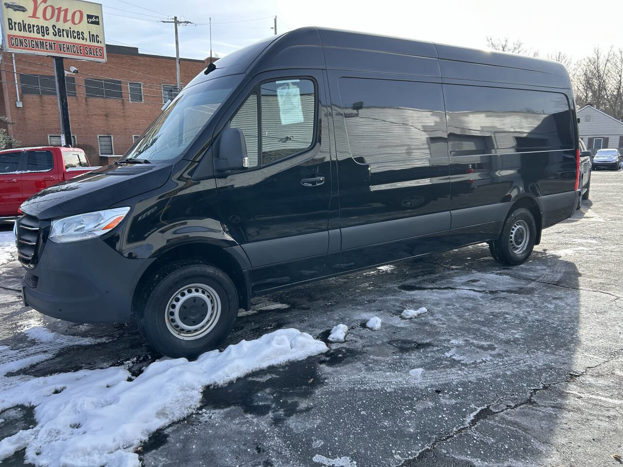 Used 2023 Mercedes-Benz Sprinter 2500 image 14