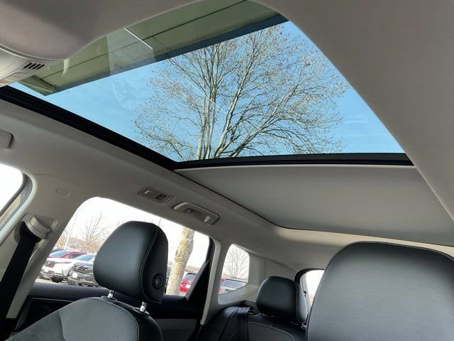 Used 2022 Volkswagen Taos SE image 18