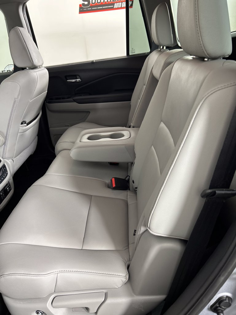 Used 2020 Honda Pilot Touring image 16