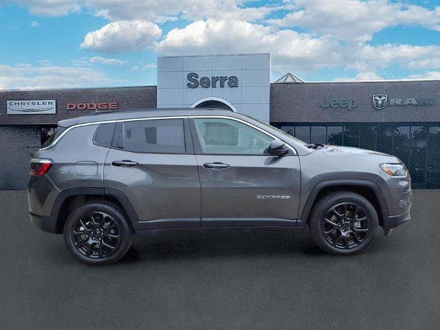 Used 2022 Jeep Compass Latitude AWD/4WD image 8