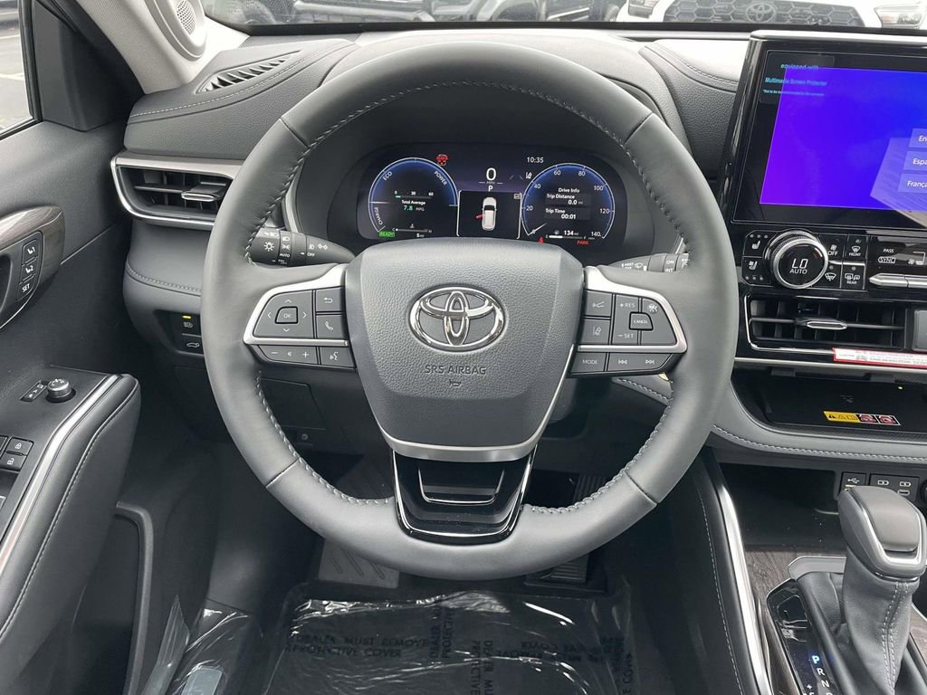 New 2026 Toyota Highlander Limited image 25