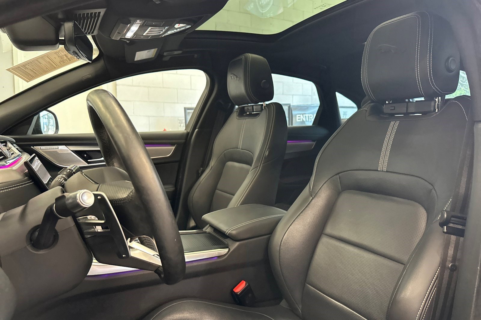 Used 2022 Jaguar XF R-Dynamic SE image 6