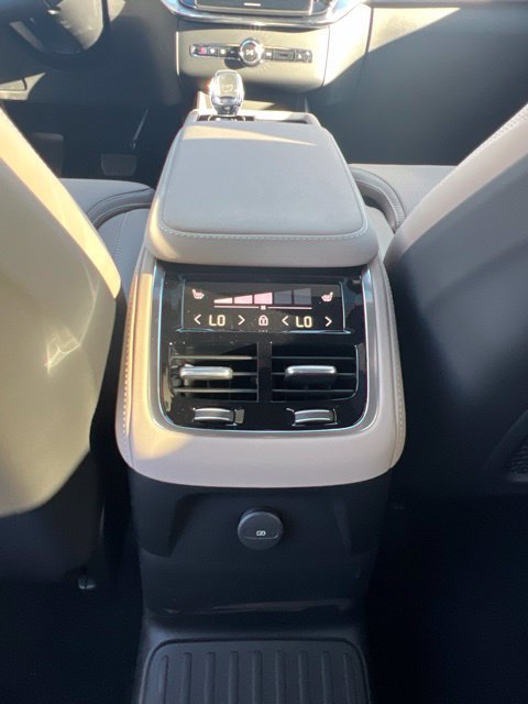 New 2026 Volvo XC90 T8 Ultra w/ Lounge Package AWD/4WD image 28