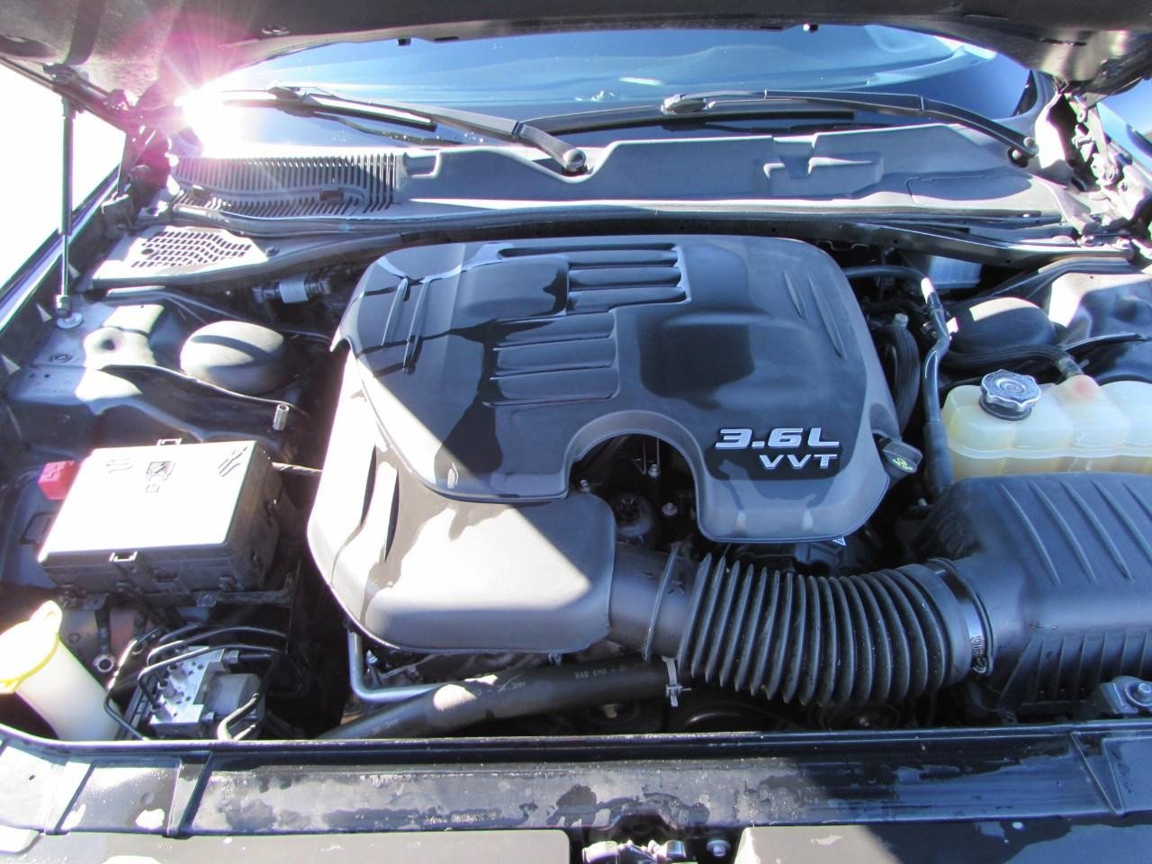 Used 2019 Dodge Challenger SXT image 9