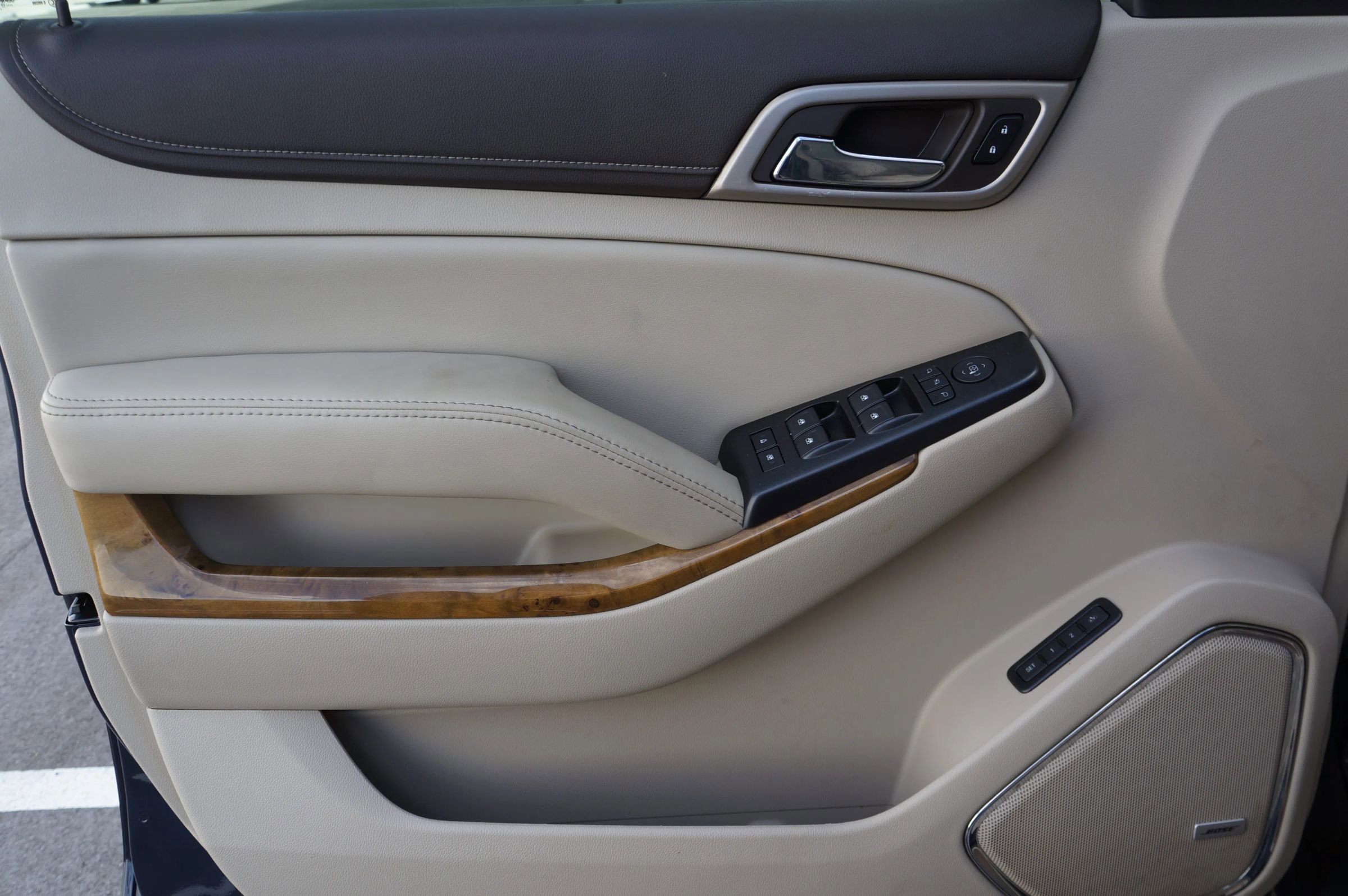 Used 2017 GMC Yukon Denali w/ Open Road Package image 23