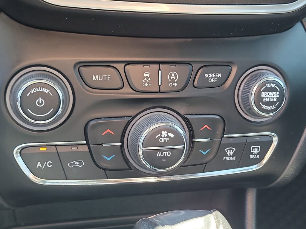 Certified 2022 Jeep Cherokee Trailhawk image 24