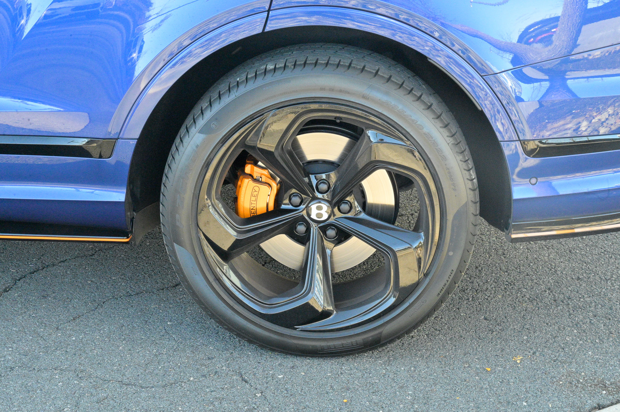 Used 2025 Bentley Bentayga image 10