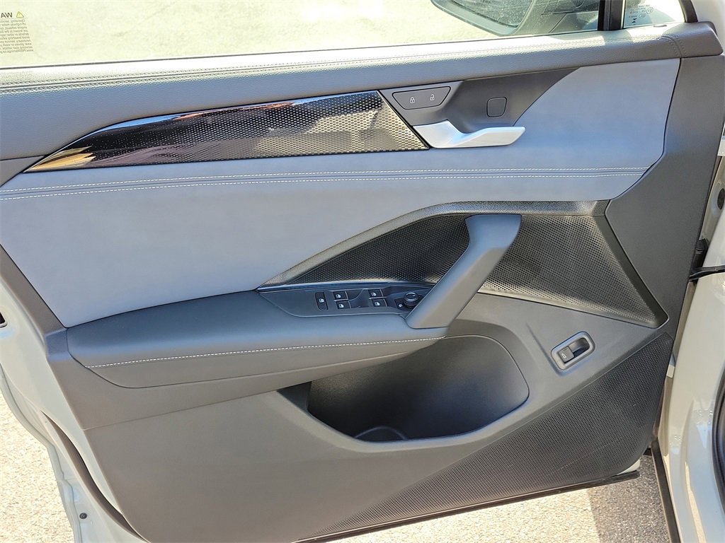 New 2026 Volkswagen Tiguan SE R-Line image 13