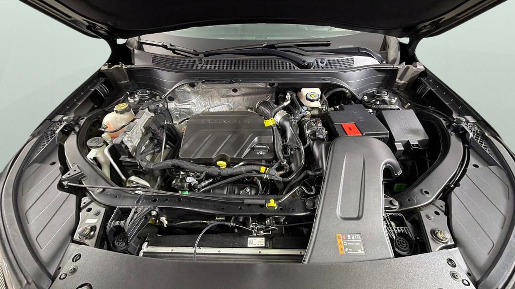 Certified 2024 Chevrolet Trax RS w/ Driver Confidence Package FWD image 37