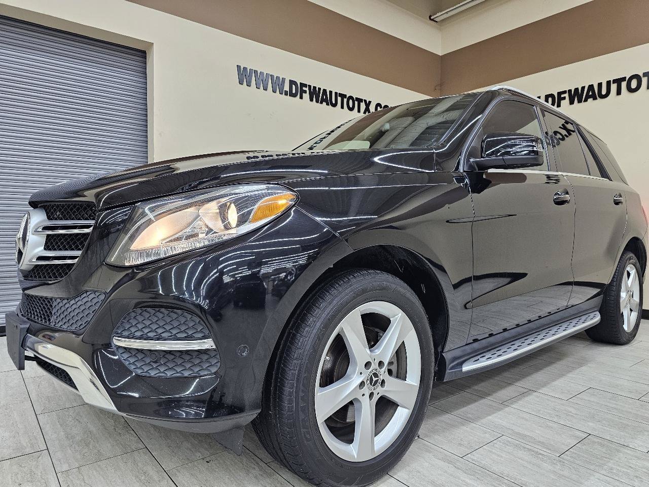 Used 2018 Mercedes-Benz GLE 350 w/ Premium 1 Package image 2
