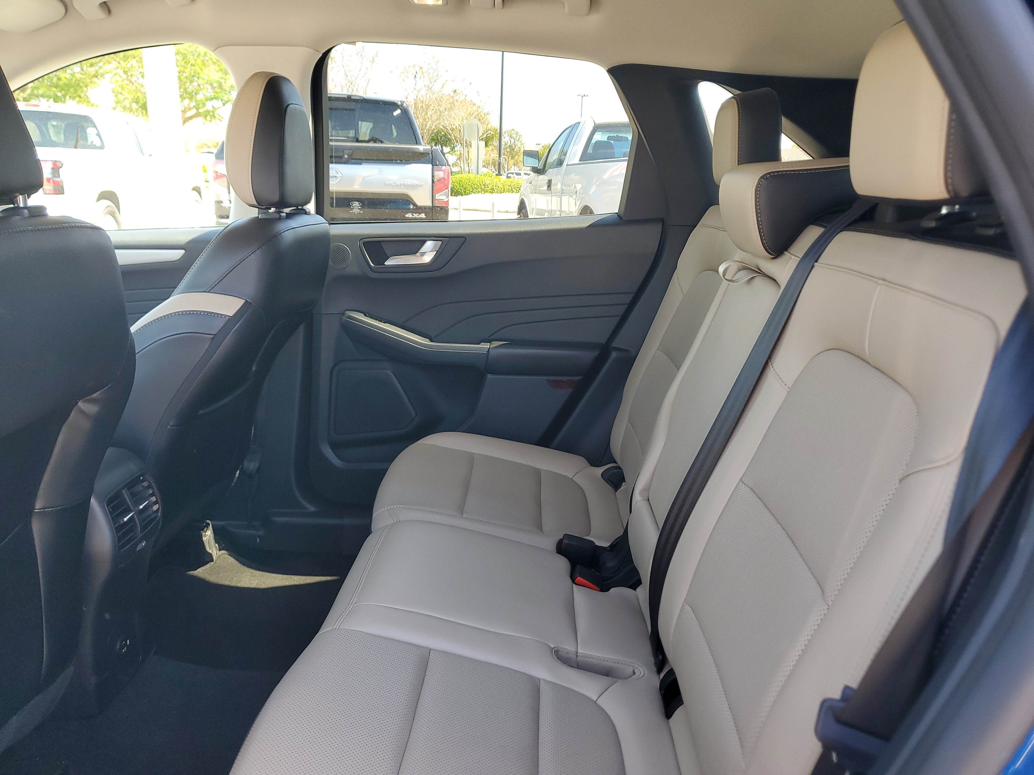 Used 2022 Ford Escape SEL w/ Technology Package image 14