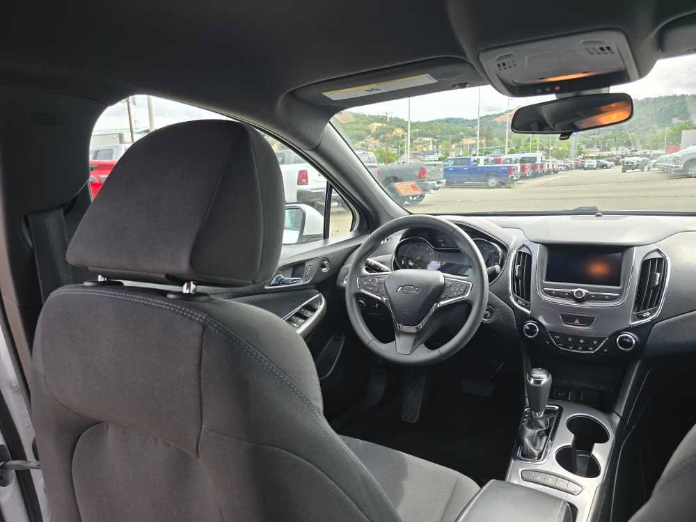 Used 2019 Chevrolet Cruze LT w/ Convenience Package FWD image 10