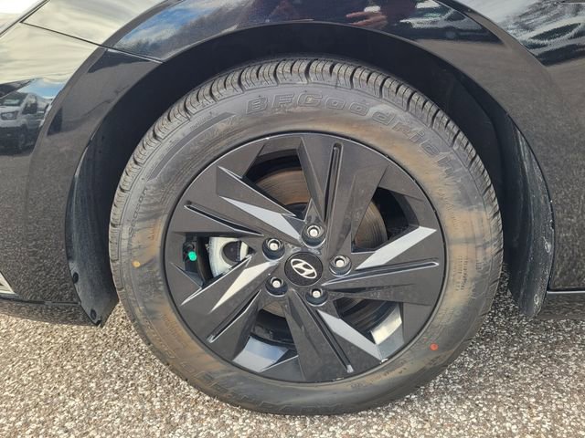 Used 2023 Hyundai Elantra Blue image 11