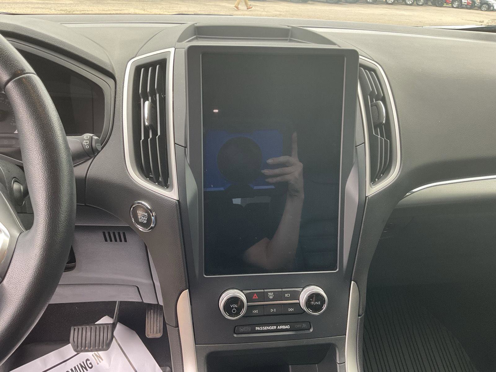 Used 2023 Ford Edge SEL w/ Sport Appearance Package image 13