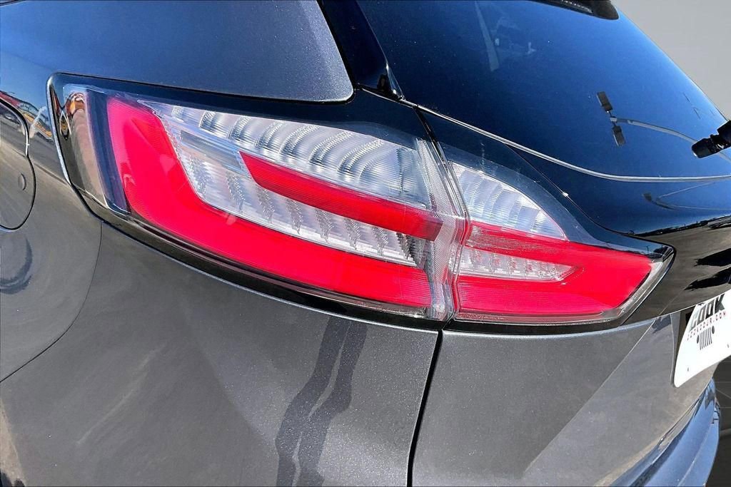 Used 2022 Ford Edge SE w/ Black Appearance Package image 30