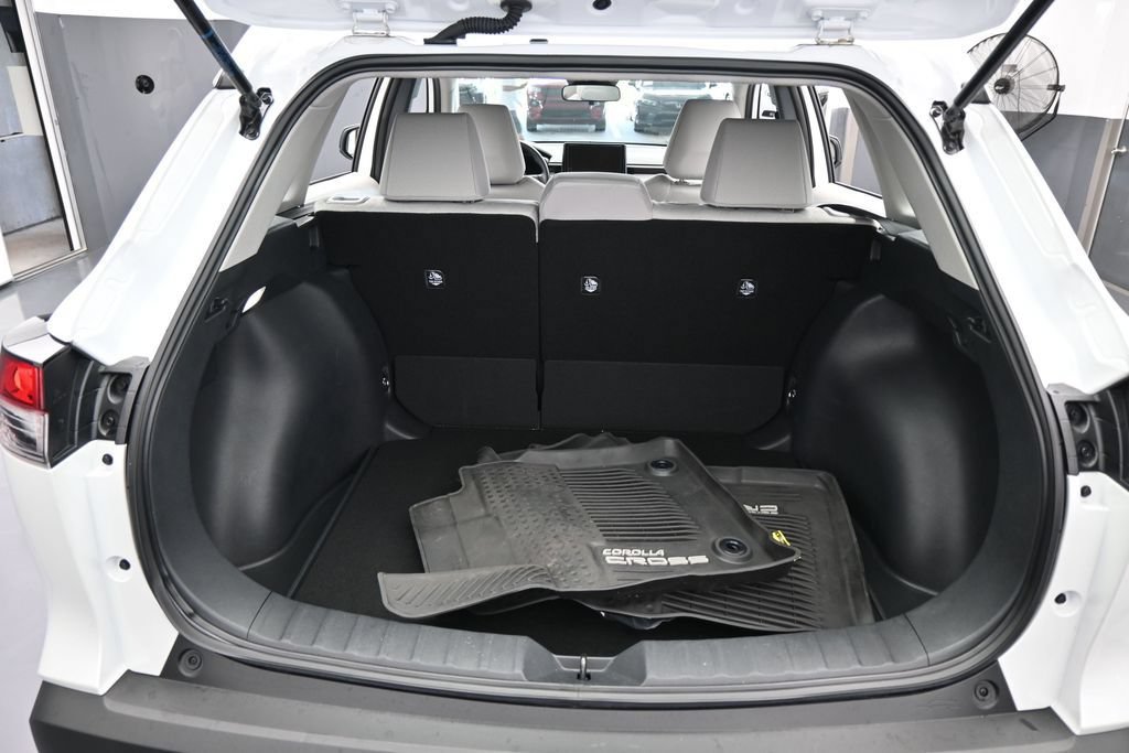 Used 2026 Toyota Corolla Cross L FWD image 38