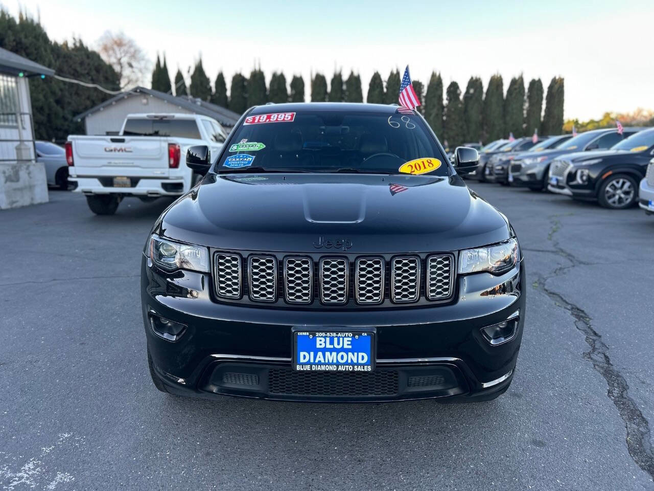 Used 2018 Jeep Grand Cherokee Altitude RWD image 3