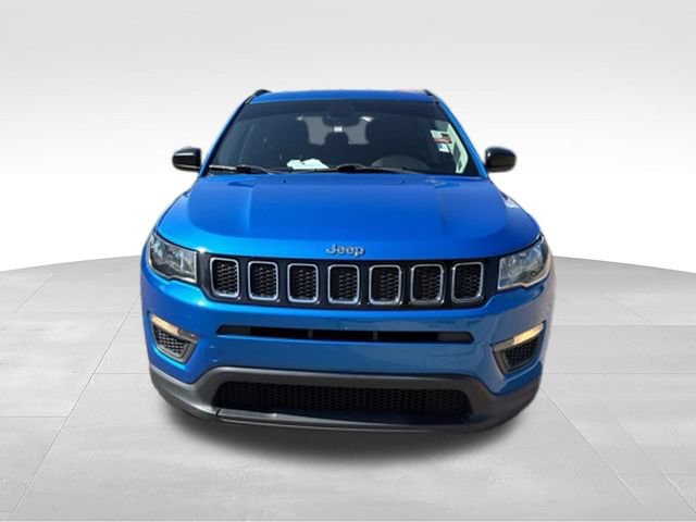 Used 2018 Jeep Compass Sport w/ Tech Group FWD image 3
