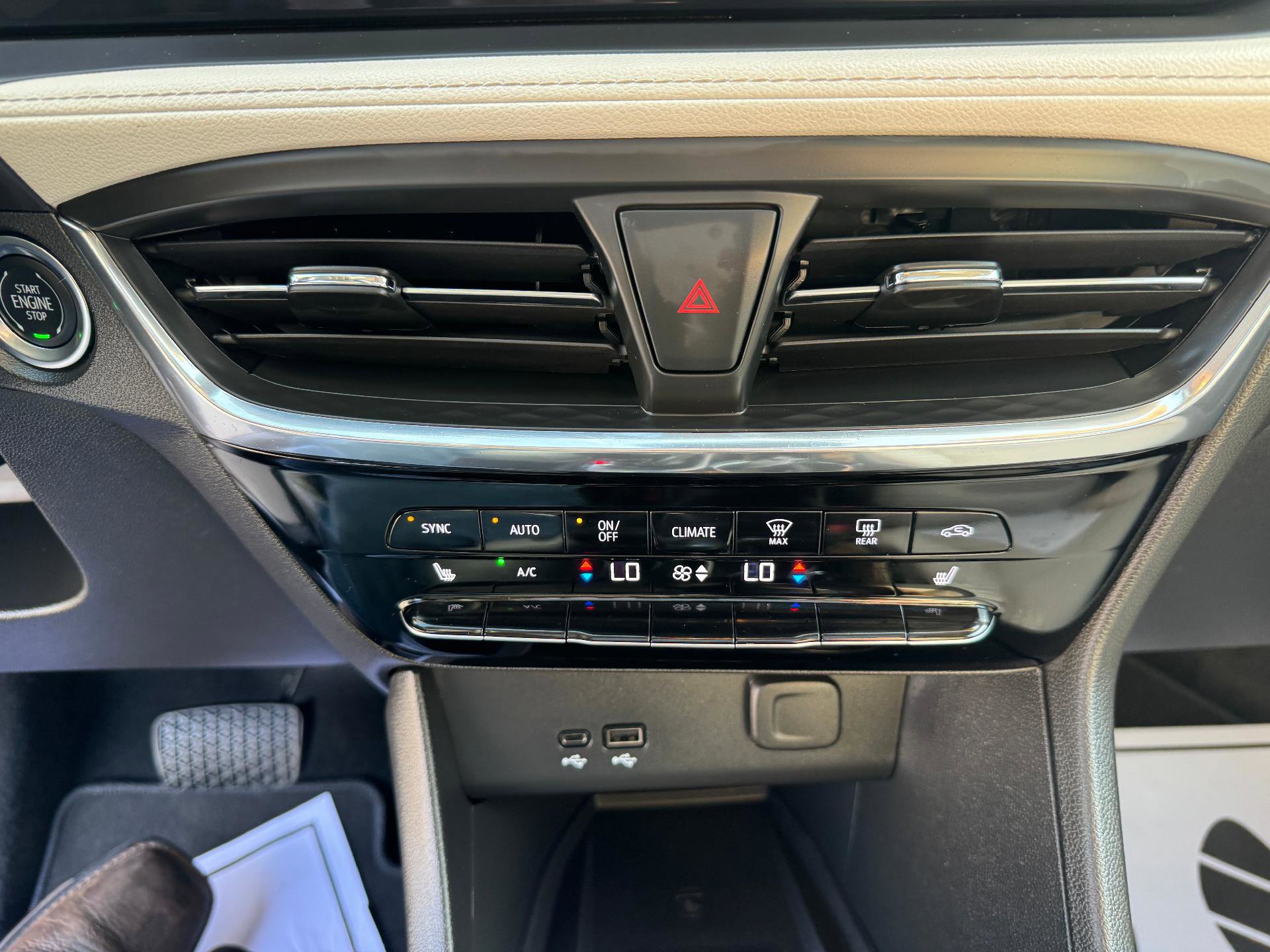 Used 2025 Buick Encore GX Avenir w/ Avenir Technology Package image 24