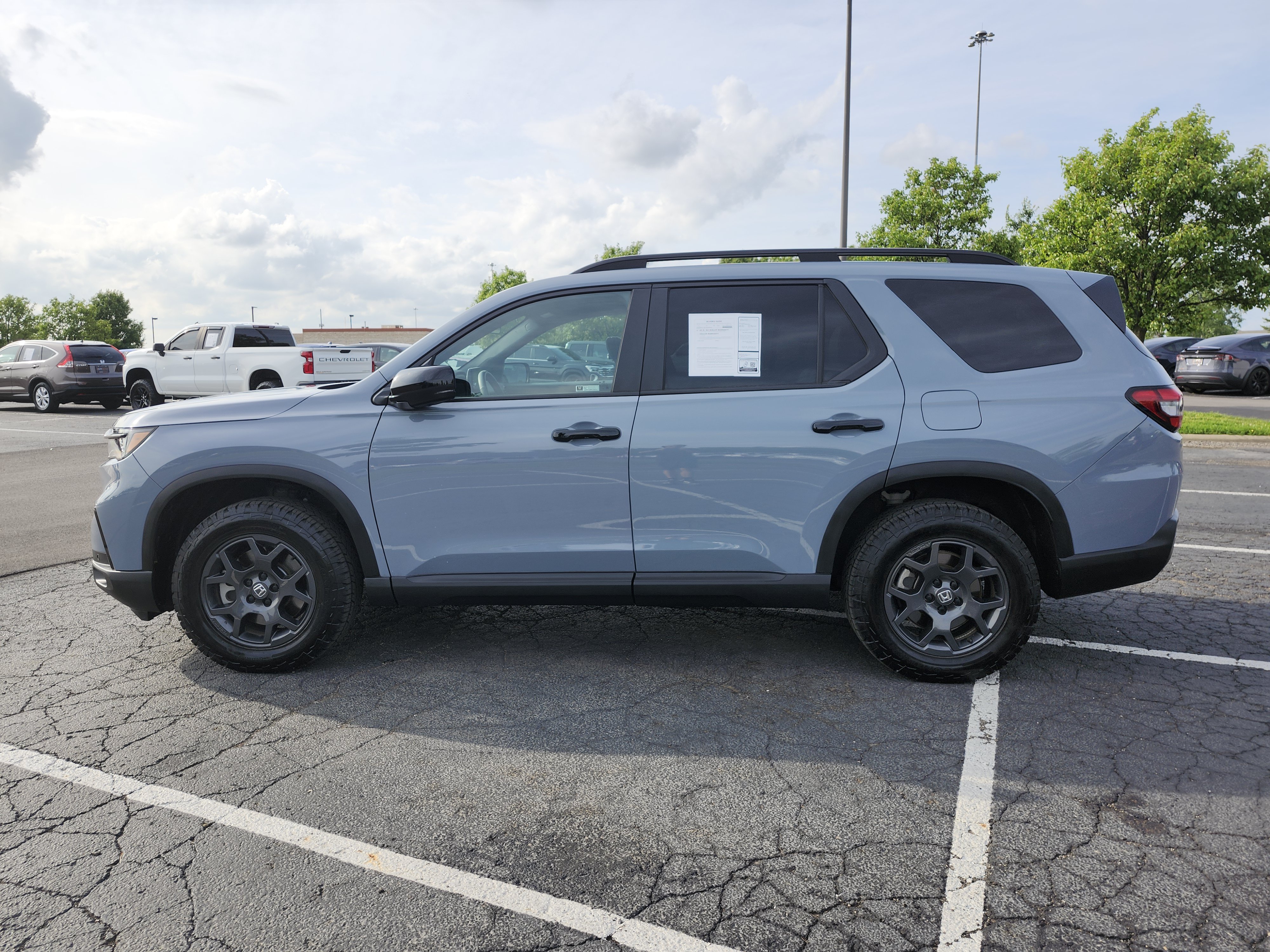 Used 2025 Honda Pilot TrailSport image 15