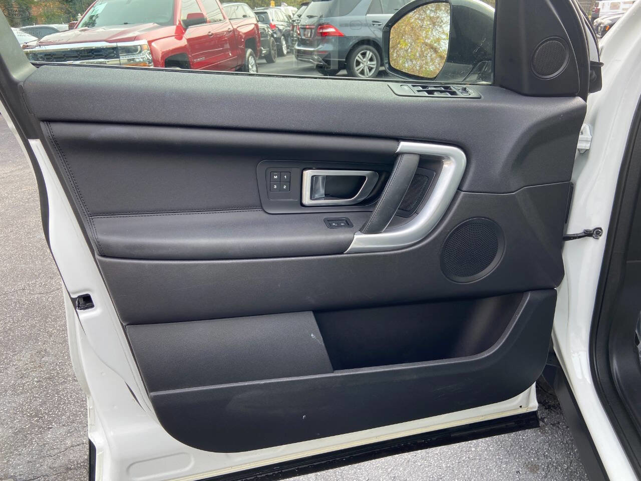 Used 2015 Land Rover Discovery Sport HSE image 22