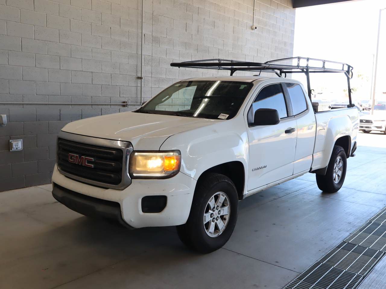Used 2016 GMC Canyon W/T w/ Convenience Package RWD image 1