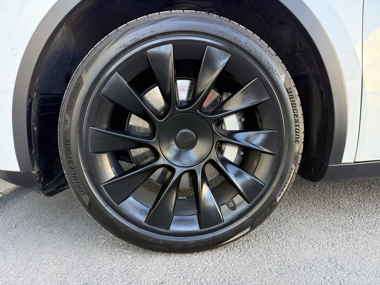 Used 2021 Tesla Model Y Long Range AWD/4WD image 27