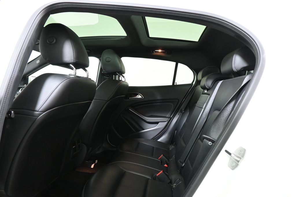 Used 2020 Mercedes-Benz GLA 250 4MATIC image 34