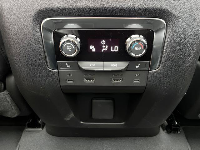 New 2026 Chevrolet Suburban Premier RWD image 34