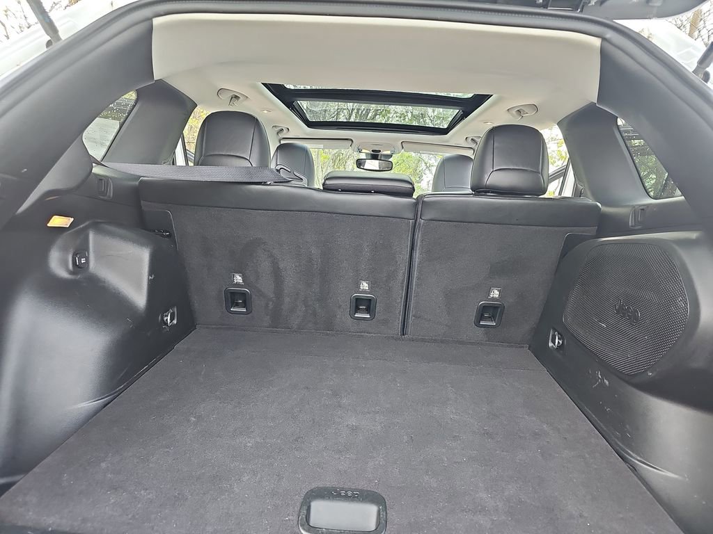 Certified 2022 Jeep Cherokee Latitude w/ Sun & Sound Group AWD/4WD image 12