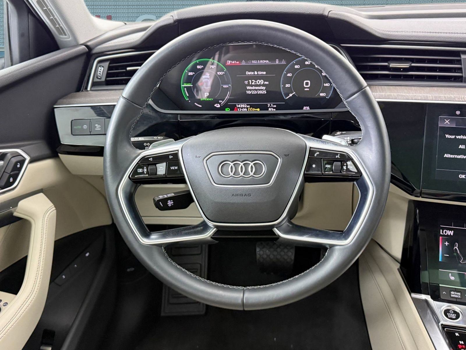 Used 2022 Audi e-tron Premium w/ Interior Protection Package image 18