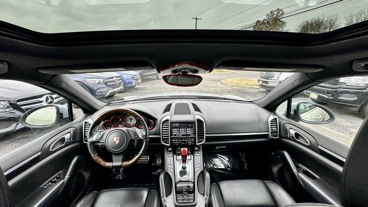 Used 2011 Porsche Cayenne S image 22