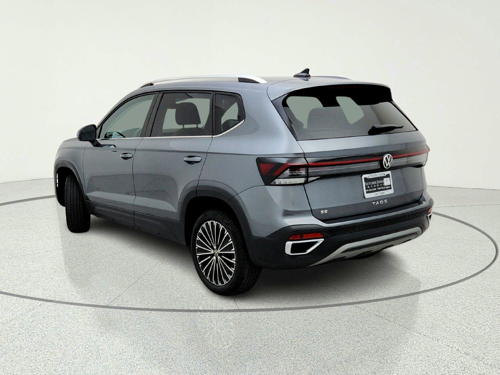 Used 2025 Volkswagen Taos SE FWD image 12