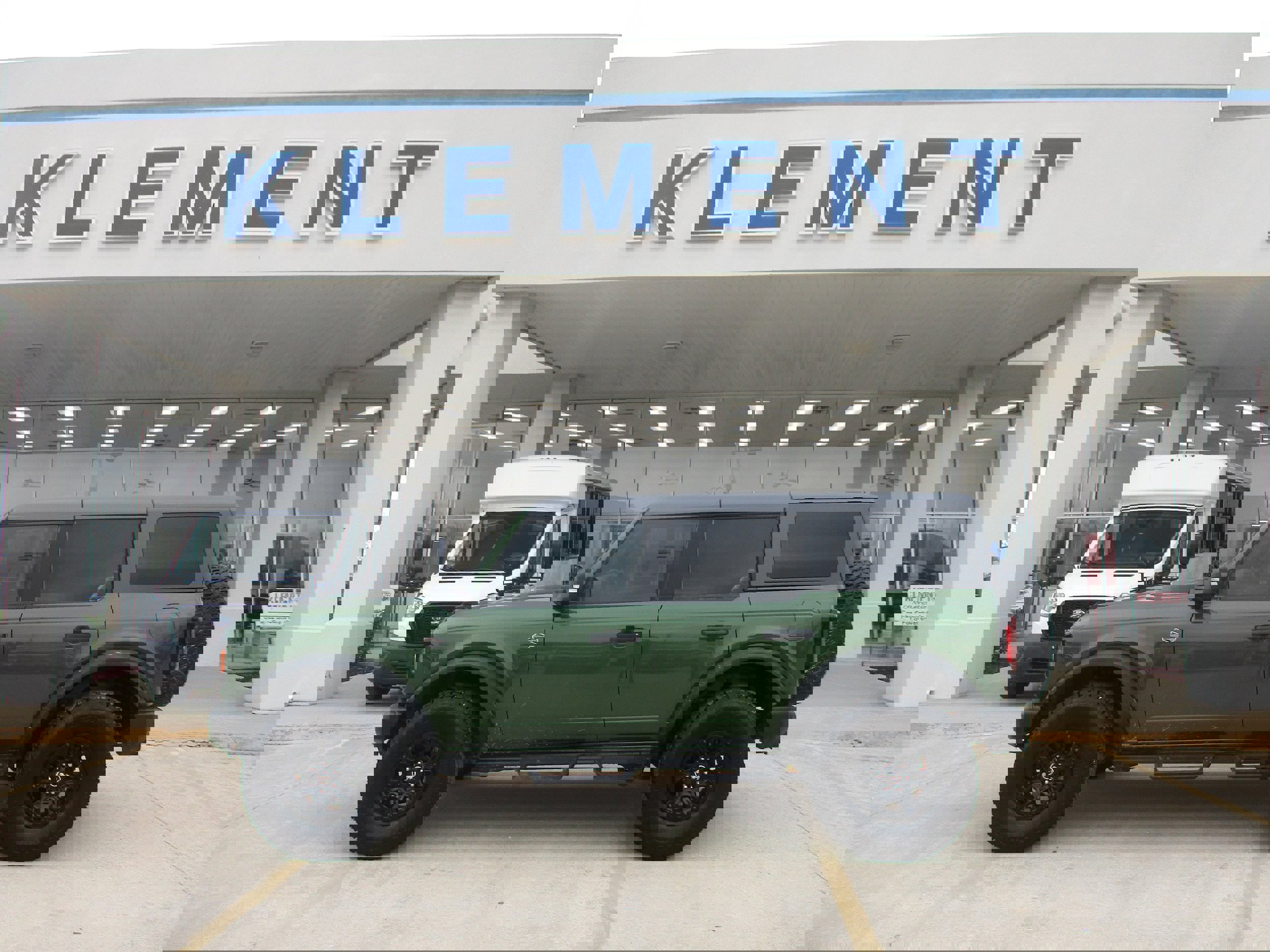 Used 2023 Ford Bronco Wildtrak image 1