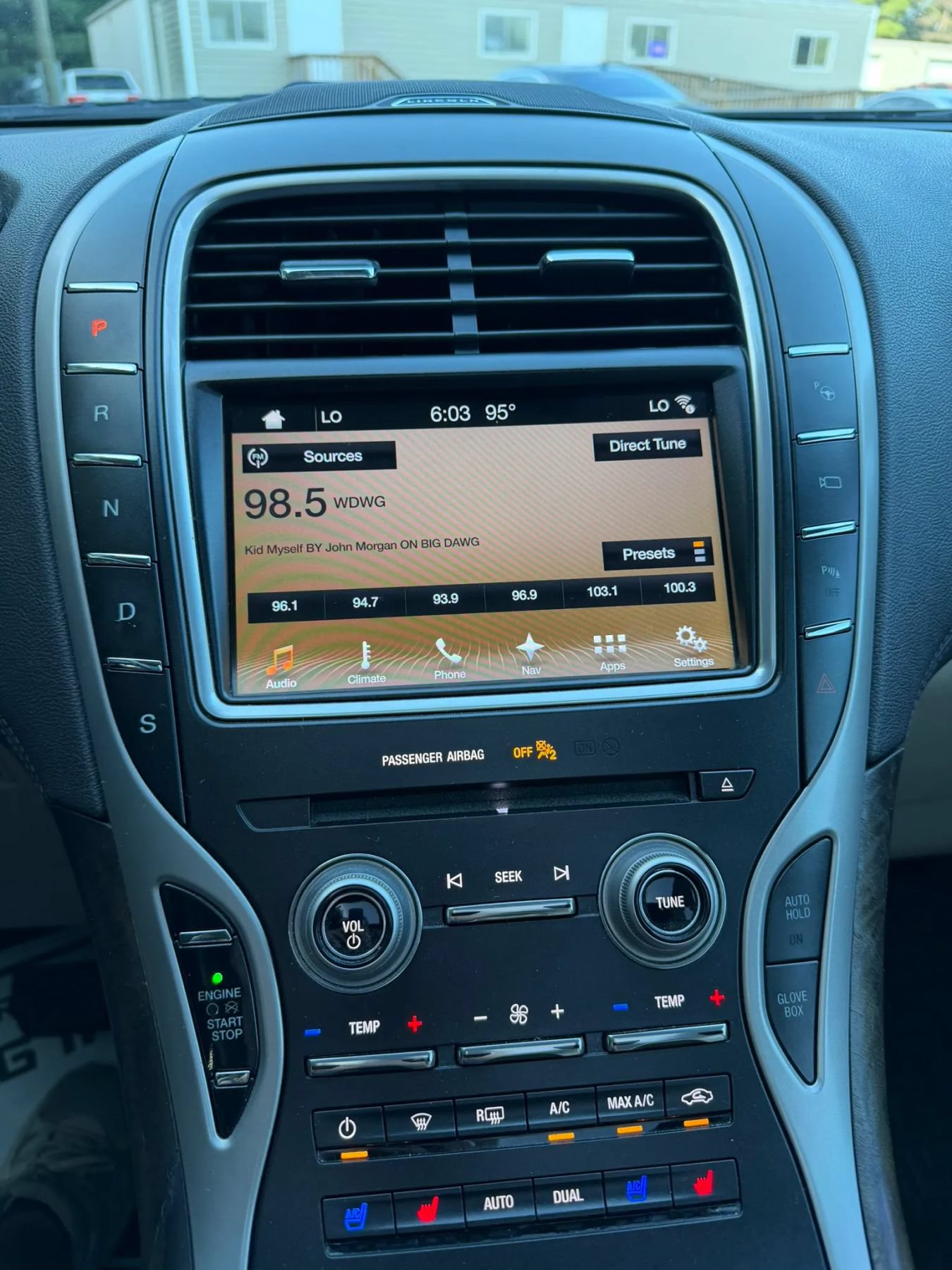 Used 2017 Lincoln MKX Reserve FWD image 15