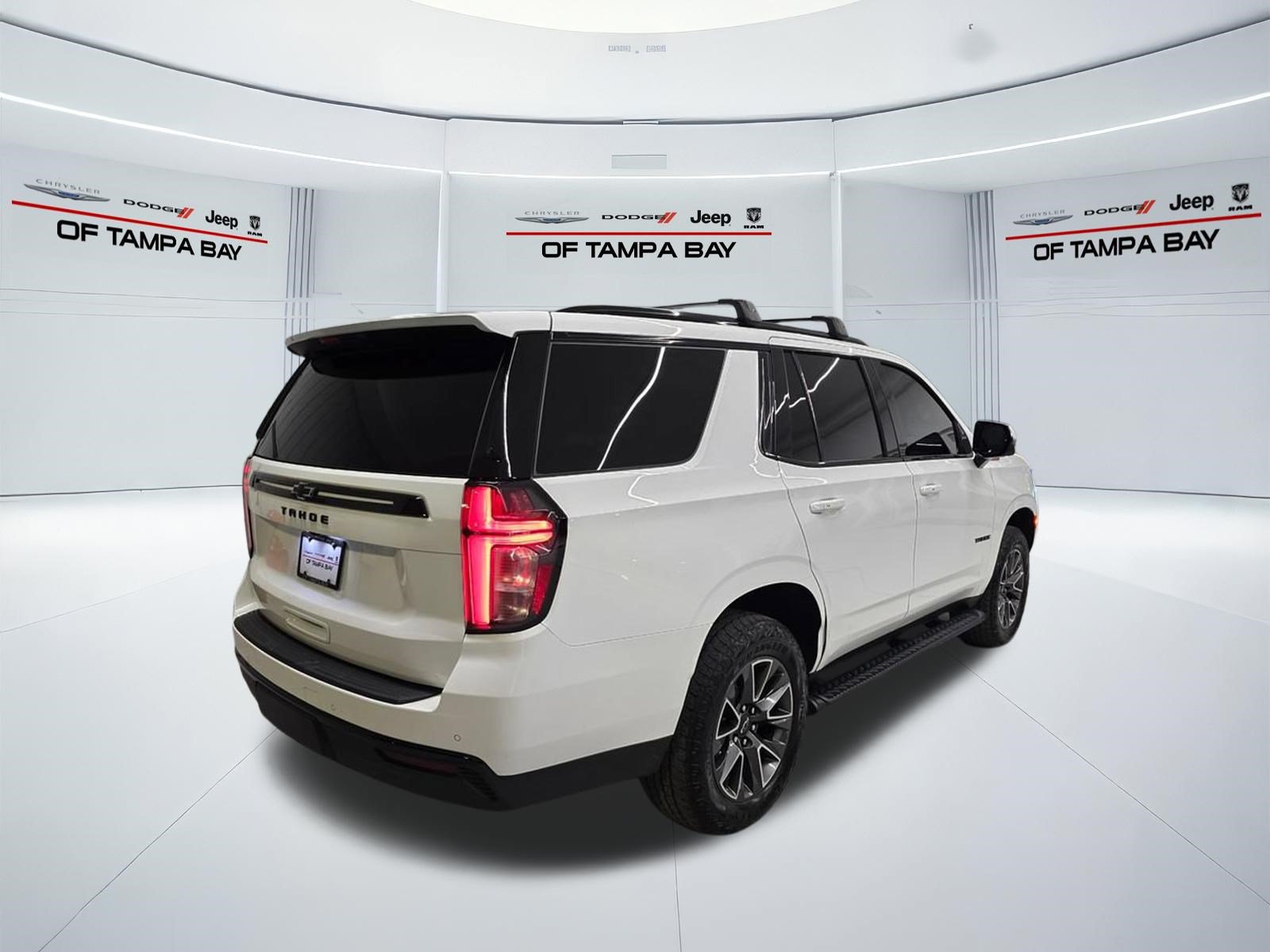Used 2024 Chevrolet Tahoe Z71 w/ Luxury Package AWD/4WD image 6