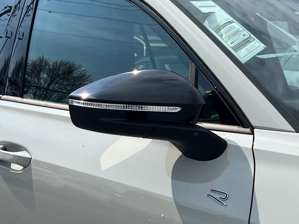 New 2026 Volkswagen Tiguan SE R-Line image 8