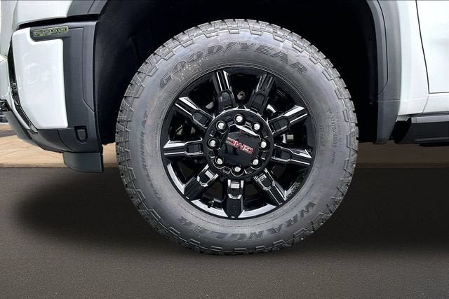 New 2026 GMC Sierra 2500 AT4 w/ AT4 Premium Plus Package AWD/4WD image 13