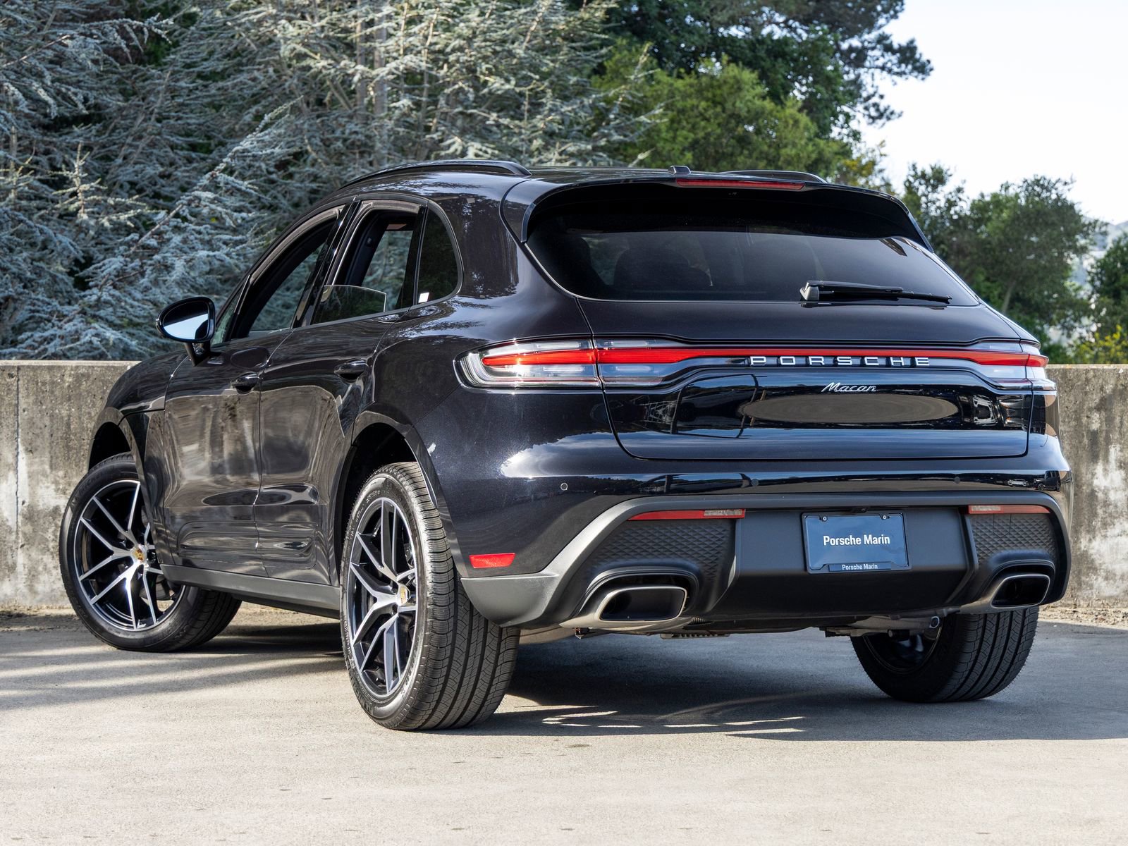 New 2025 Porsche Macan image 3