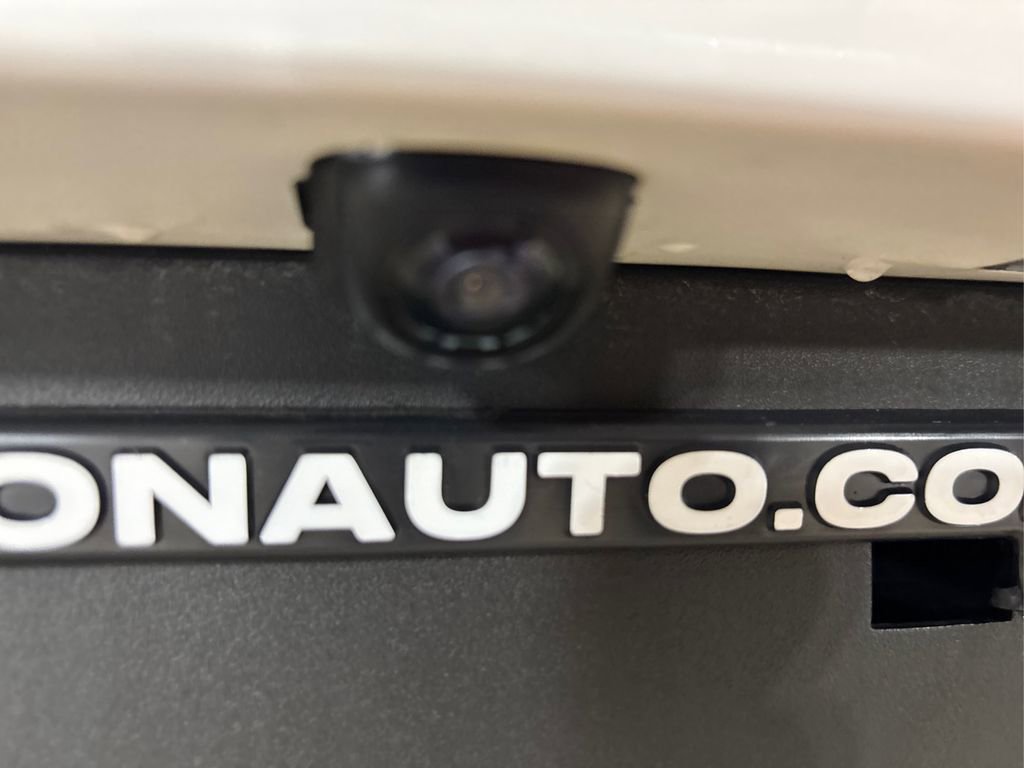 Used 2023 Hyundai Venue SEL w/ Cargo Package image 15