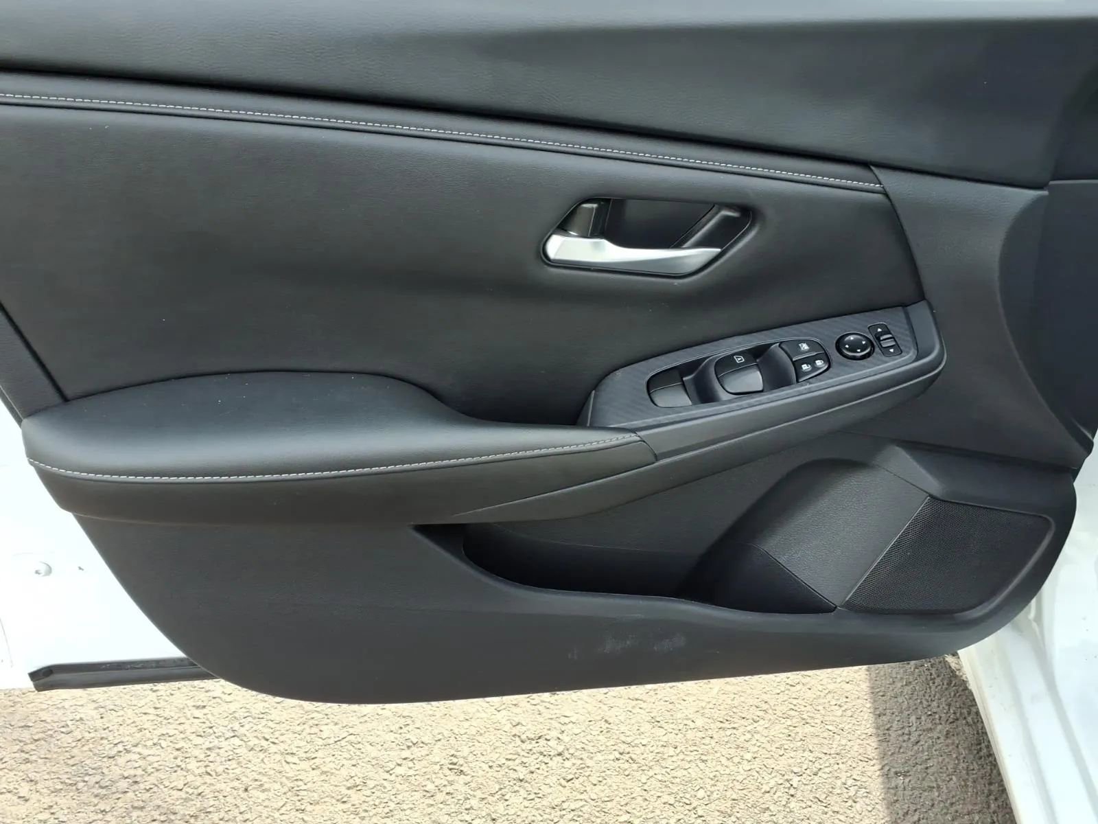 Used 2024 Nissan Sentra SV FWD image 23