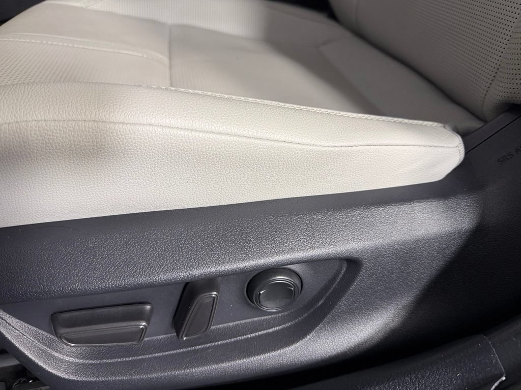 Used 2025 Toyota Camry XLE w/ Premium Plus Package FWD image 24