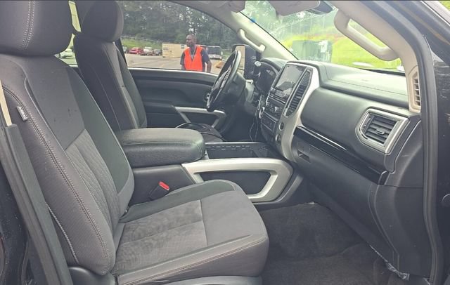Used 2020 Nissan Titan SV w/ SV Convenience Package RWD image 33