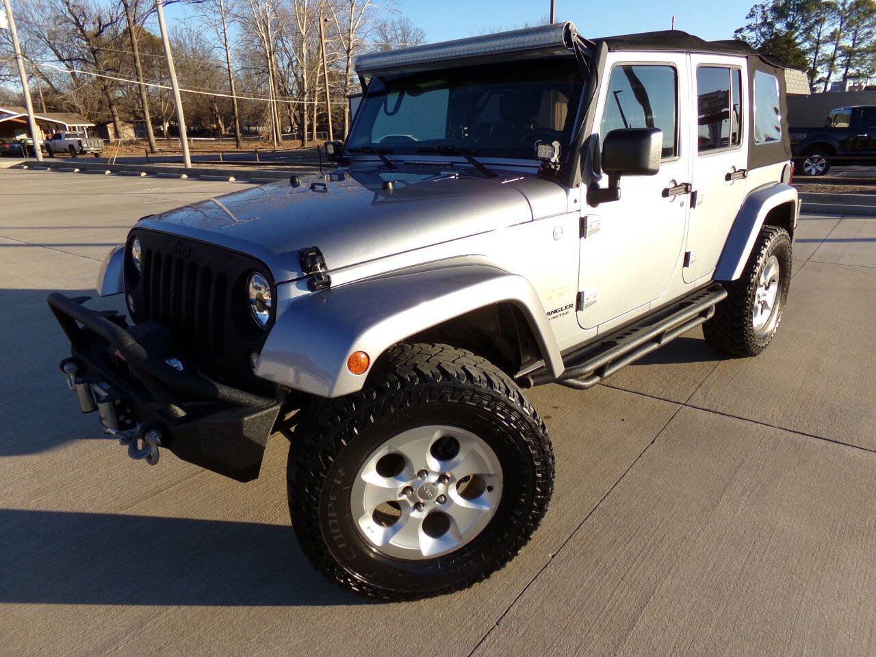 Used 2015 Jeep Wrangler Unlimited Sahara w/ Connectivity Group image 3