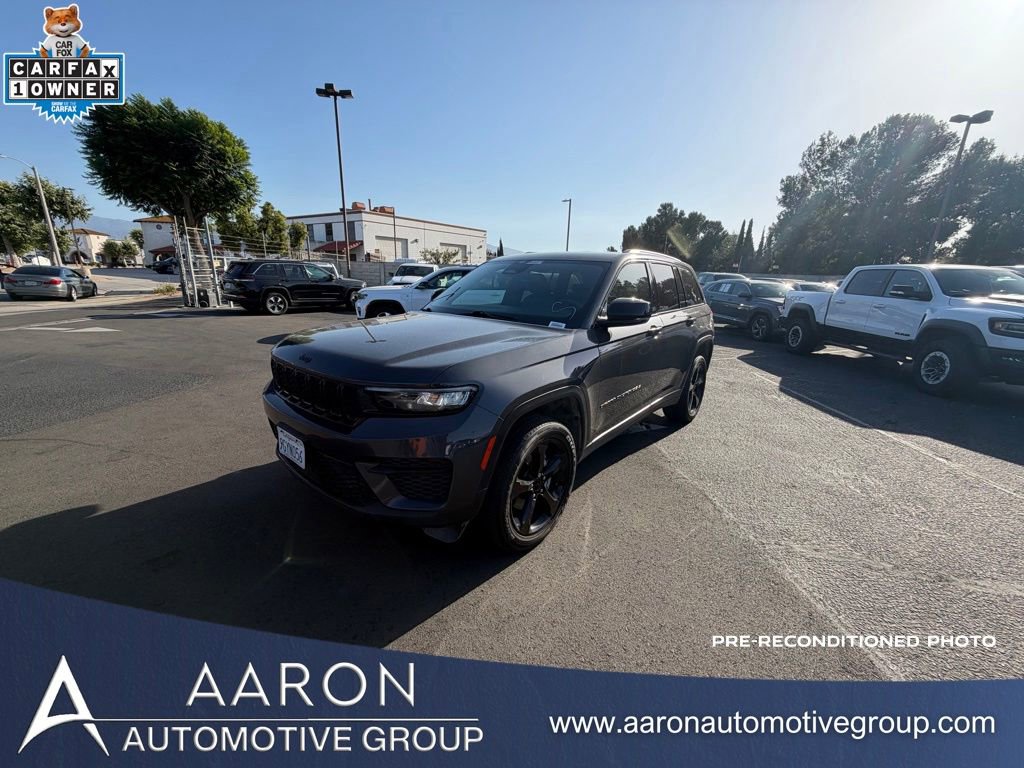 Used 2023 Jeep Grand Cherokee Altitude AWD/4WD image 1