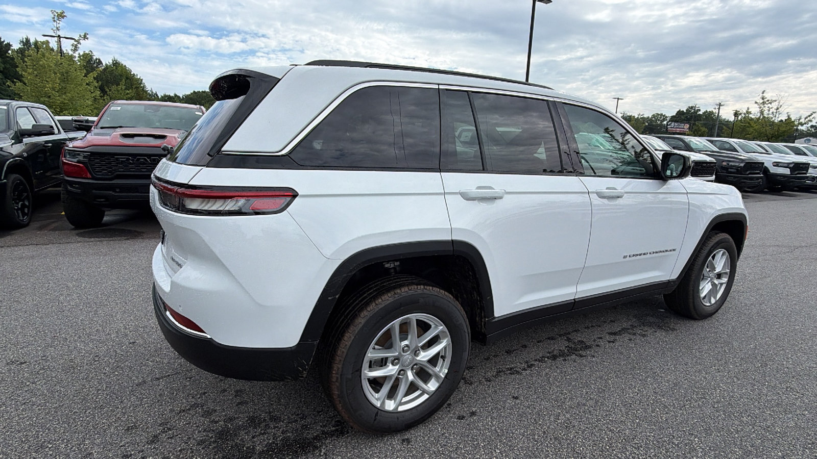 New 2026 Jeep Grand Cherokee Laredo RWD image 8