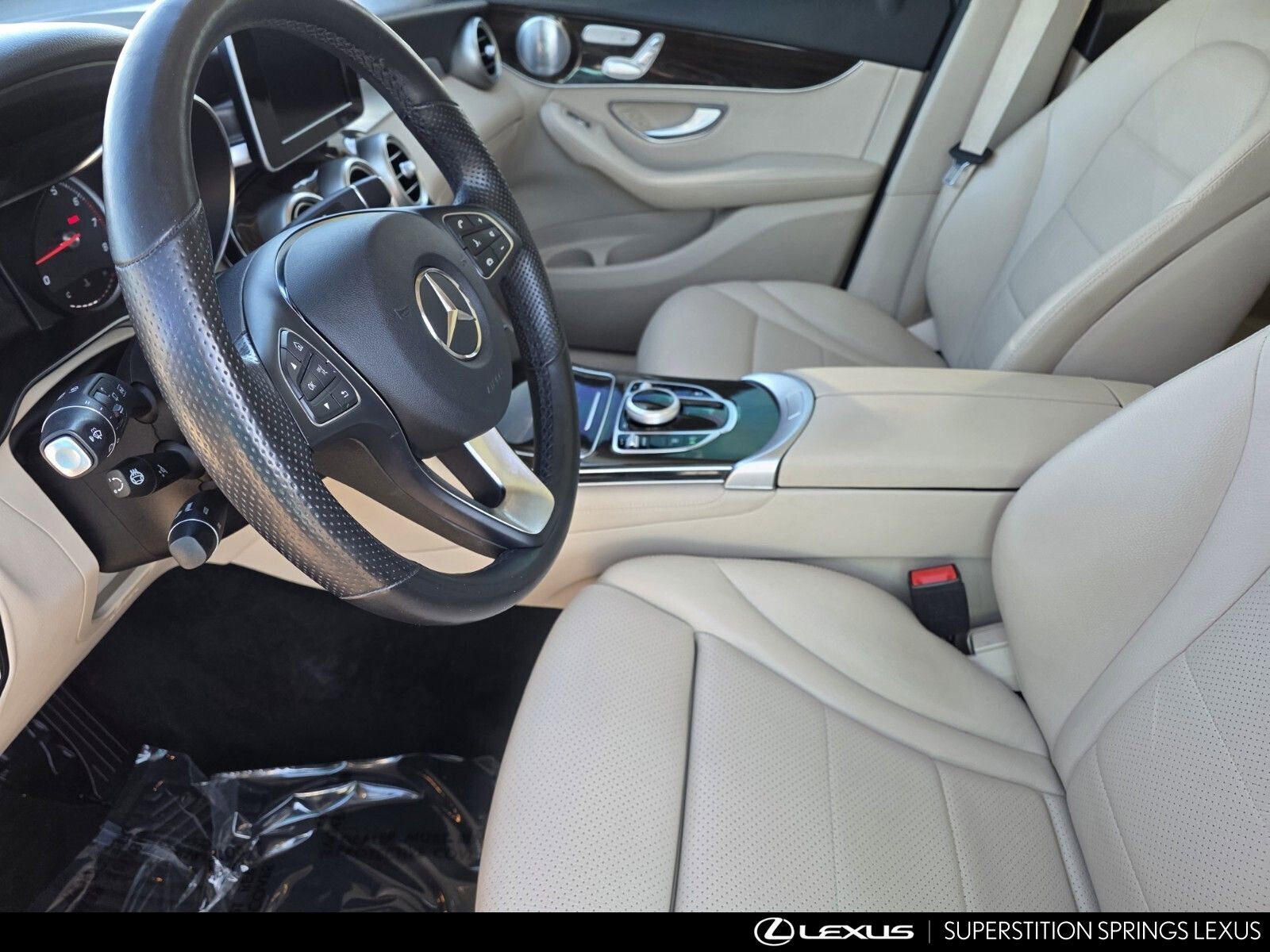 Used 2019 Mercedes-Benz GLC 300 4MATIC image 11