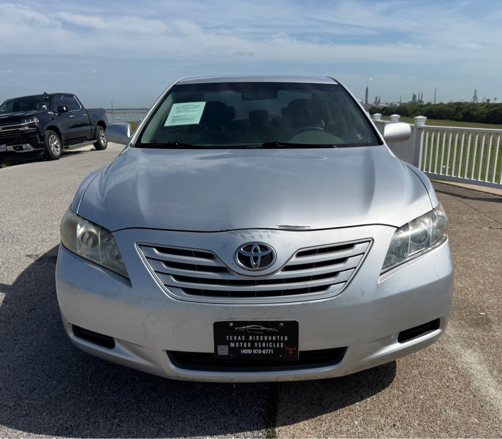 Used 2009 Toyota Camry LE FWD image 2