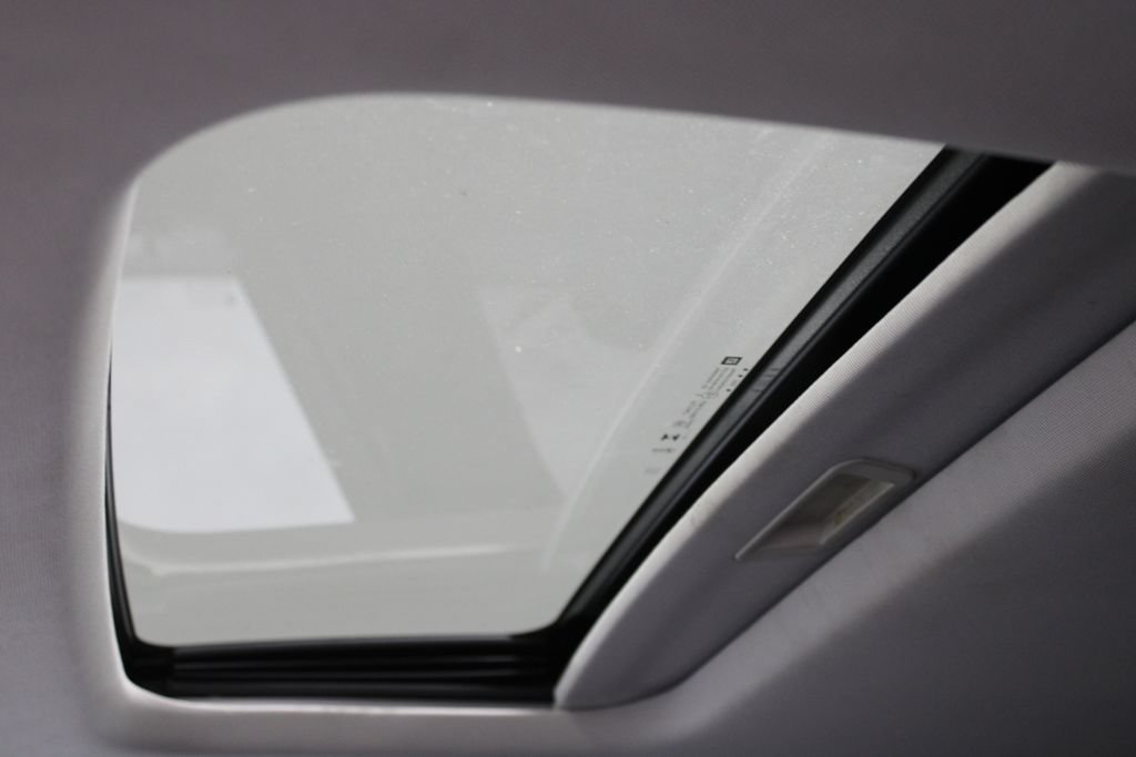 Used 2024 Chevrolet Trax ACTIV w/ Sunroof Package FWD image 50